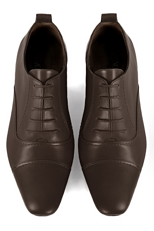 Dark brown lace-up dress shoes for men. Round toe. Flat leather soles. Top view - Florence KOOIJMAN