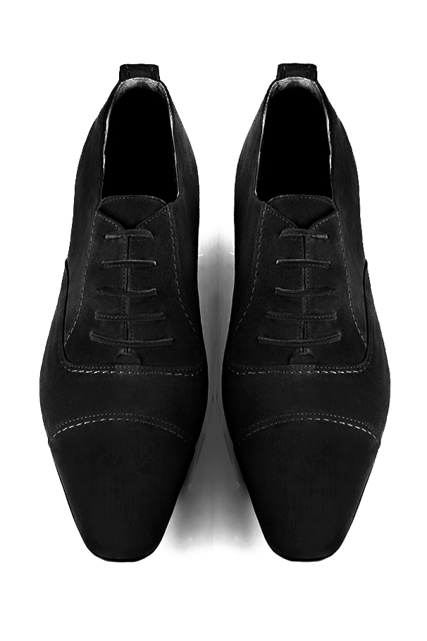 Matt black lace-up dress shoes for men. Round toe. Flat leather soles. Top view - Florence KOOIJMAN