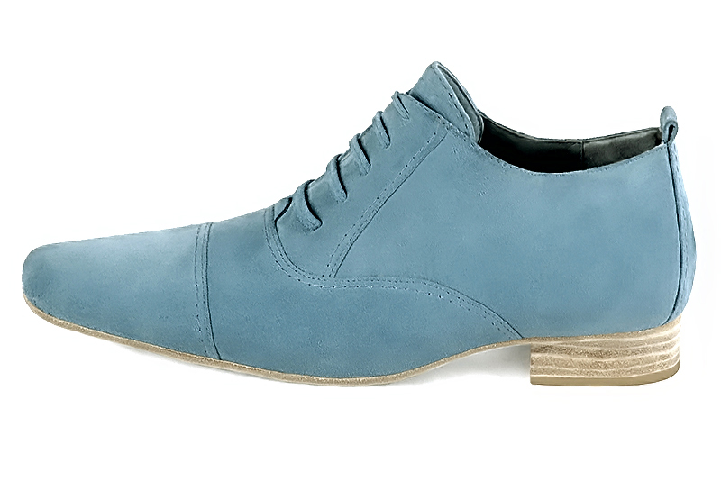 Sky blue lace-up dress shoes for men. Round toe. Flat leather soles. Profile view - Florence KOOIJMAN