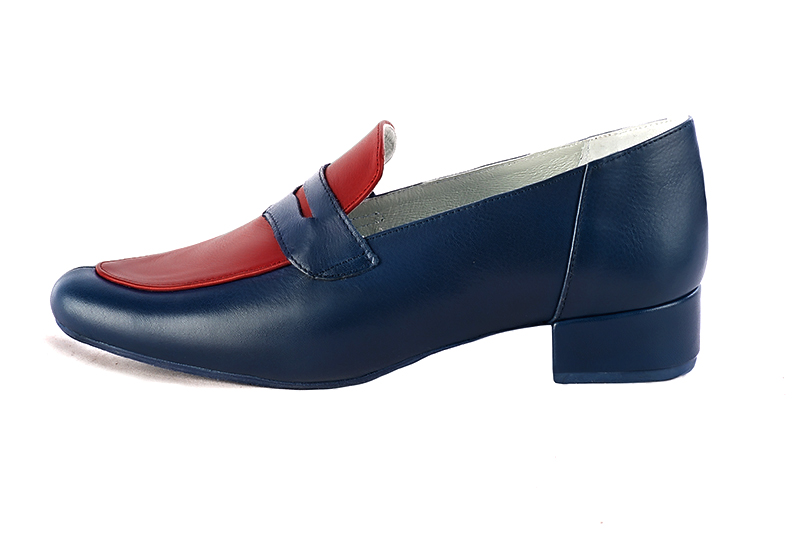 Navy blue and scarlet red women's essential loafers. Round toe. Low block heels. Profile view - Florence KOOIJMAN