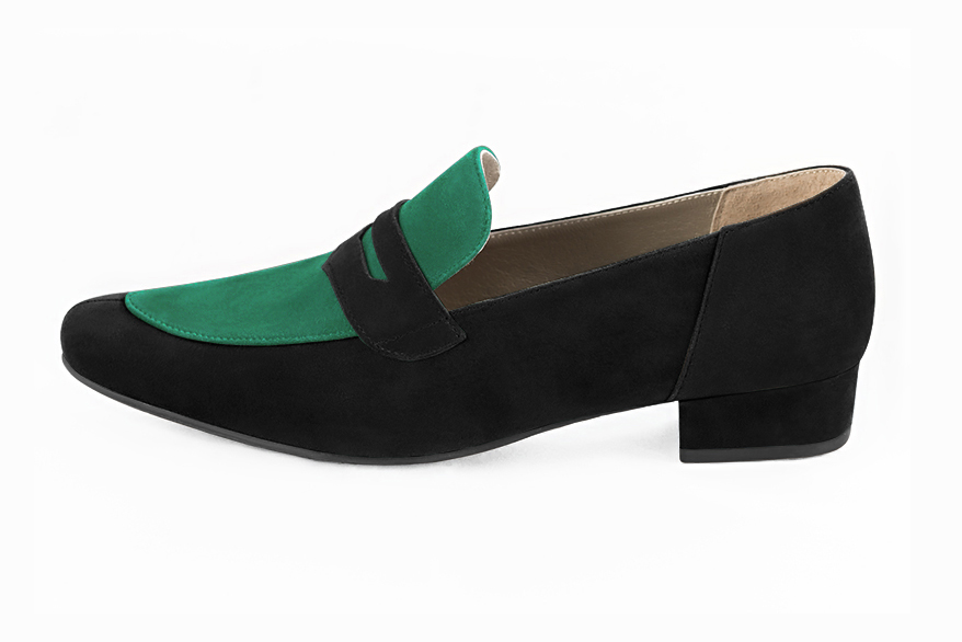 Matt black and emerald green women's essential loafers. Round toe. Low block heels. Profile view - Florence KOOIJMAN