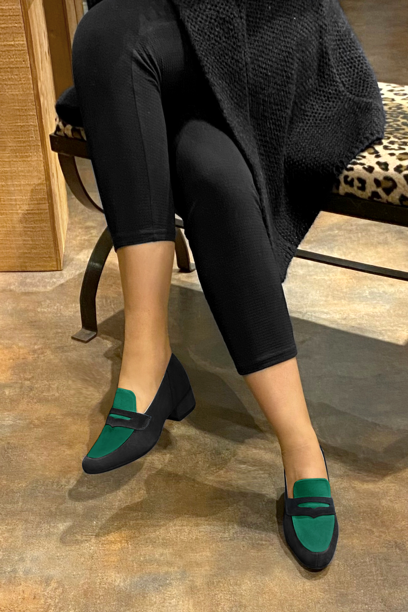 Matt black and emerald green women's essential loafers. Round toe. Low block heels. Worn view - Florence KOOIJMAN