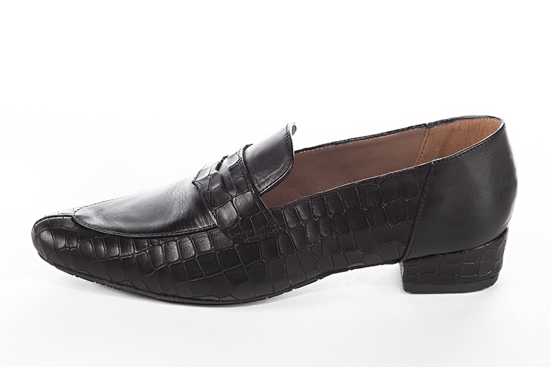 Satin black women's essential loafers. Round toe. Low block heels. Profile view - Florence KOOIJMAN