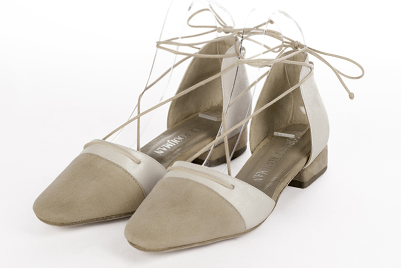 Sand beige and off white women's open side shoes, with lace straps. Square toe. Flat block heels. Front view - Florence KOOIJMAN