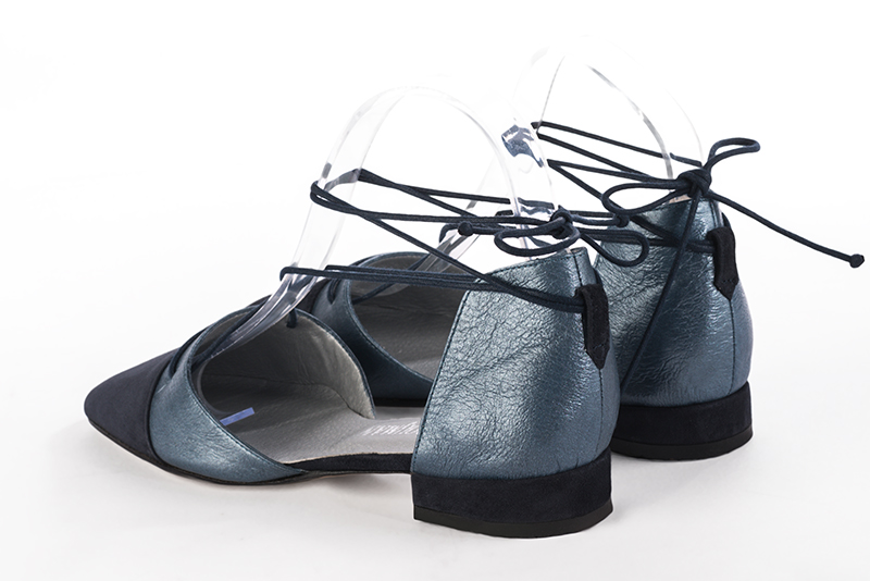Navy blue women's open side shoes, with lace straps. Square toe. Flat block heels. Rear view - Florence KOOIJMAN