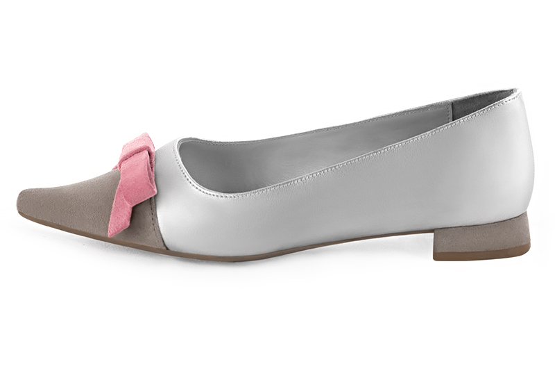 Pebble grey, light silver and carnation pink women's ballet pumps, with low heels. Pointed toe. Flat flare heels. Profile view - Florence KOOIJMAN