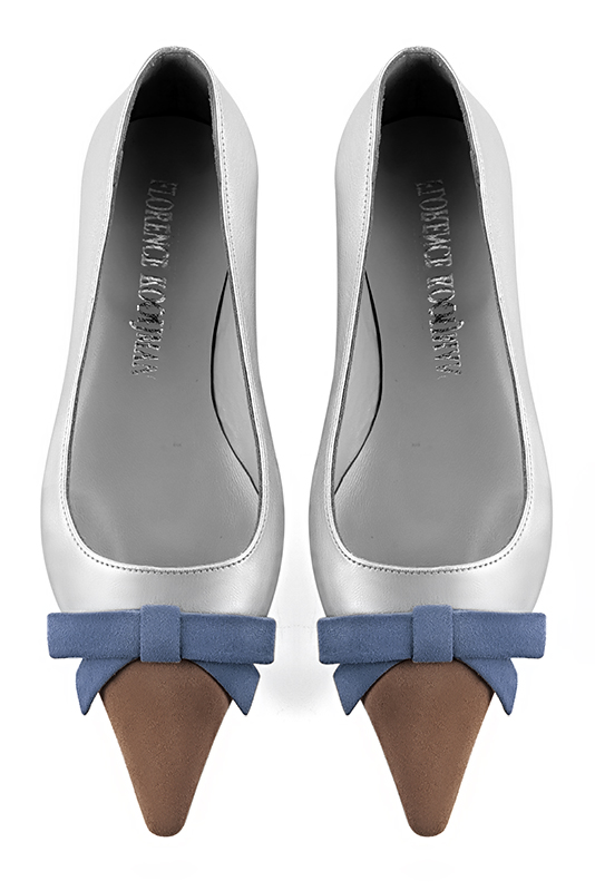 Chocolate brown, light silver and denim blue women's ballet pumps, with low heels. Pointed toe. Flat flare heels. Top view - Florence KOOIJMAN