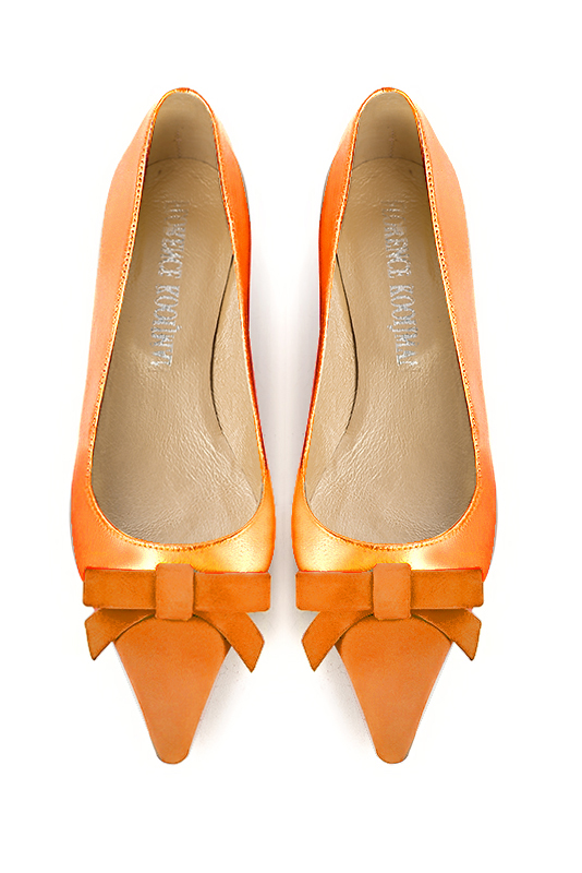 Apricot orange women's ballet pumps, with low heels. Pointed toe. Flat flare heels. Top view - Florence KOOIJMAN