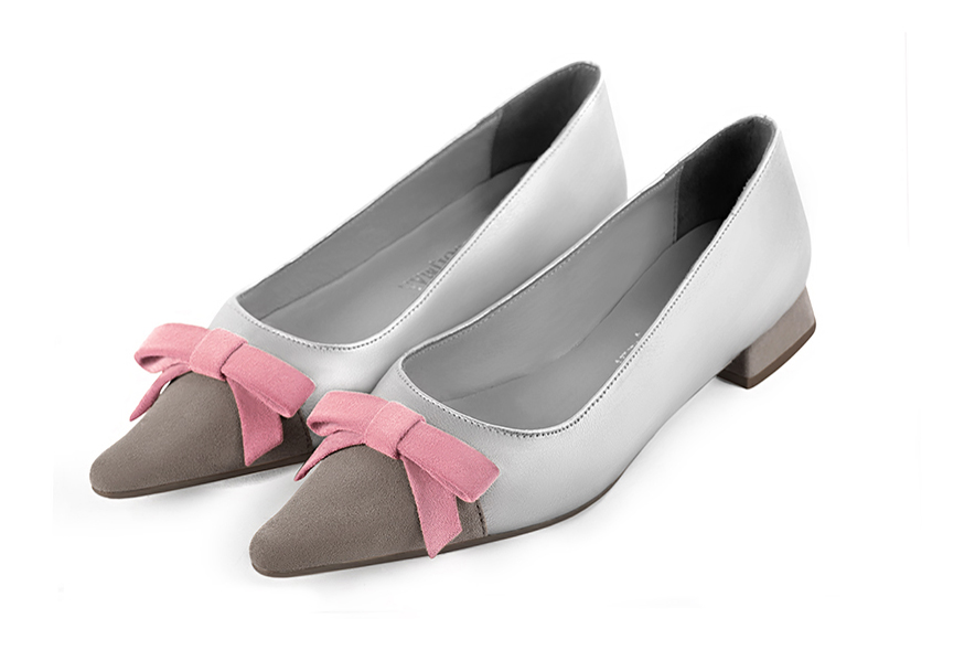 Pebble grey, light silver and carnation pink women's ballet pumps, with low heels. Pointed toe. Flat flare heels. Front view - Florence KOOIJMAN