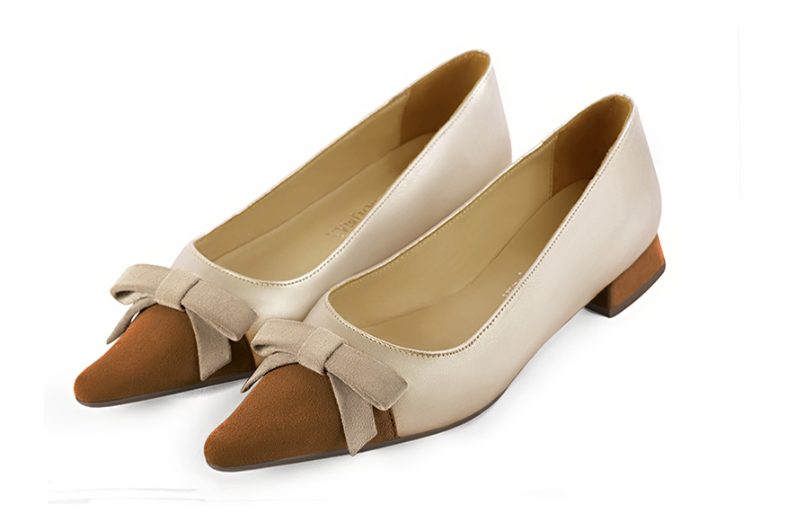 Caramel brown, gold and sand beige women's ballet pumps, with low heels. Pointed toe. Flat flare heels. Front view - Florence KOOIJMAN