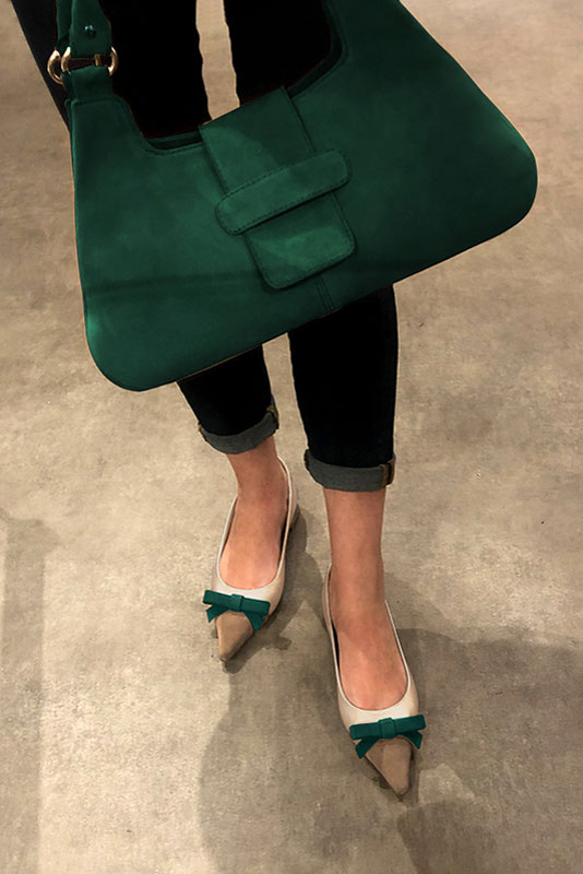 Biscuit beige, gold and forest green women's ballet pumps, with low heels. Pointed toe. Flat flare heels. Worn view - Florence KOOIJMAN