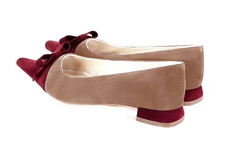 Burgundy red and biscuit beige women's ballet pumps, with low heels. Pointed toe. Flat flare heels. Rear view - Florence KOOIJMAN