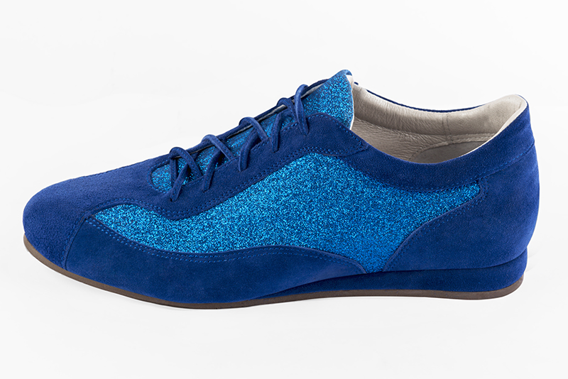 Electric blue women's one-tone elegant sneakers. Round toe. Flat wedge soles. Profile view - Florence KOOIJMAN