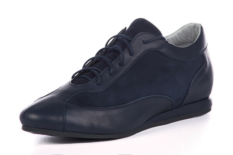 Navy blue women's one-tone elegant sneakers. Round toe. Flat wedge soles. Front view - Florence KOOIJMAN