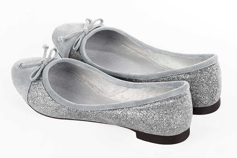 Pearl grey and light silver women's ballet pumps, with flat heels. Round toe. Flat leather soles. Rear view - Florence KOOIJMAN
