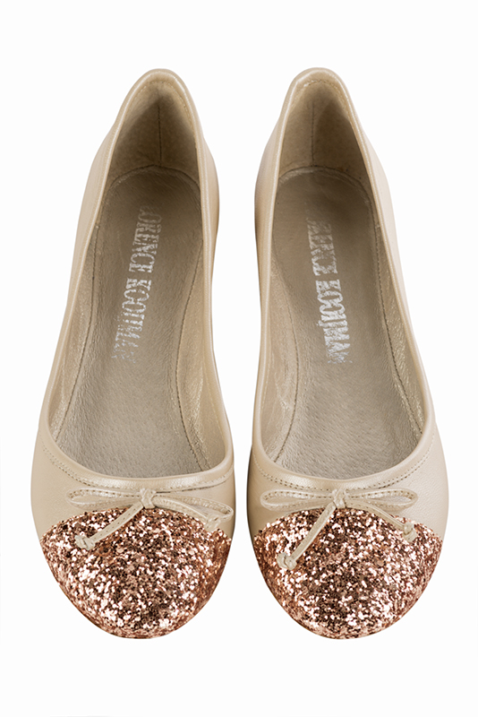 Copper gold women's ballet pumps, with flat heels. Round toe. Flat leather soles. Top view - Florence KOOIJMAN