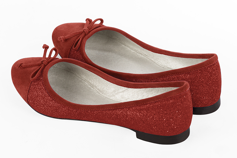 Cardinal red women's ballet pumps, with flat heels. Round toe. Flat leather soles. Rear view - Florence KOOIJMAN