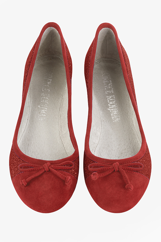 Cardinal red women's ballet pumps, with flat heels. Round toe. Flat leather soles. Top view - Florence KOOIJMAN