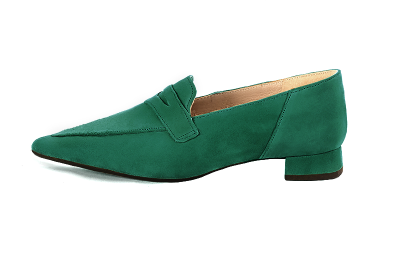 Emerald green women's essential loafers. Pointed toe. Flat flare heels. Profile view - Florence KOOIJMAN