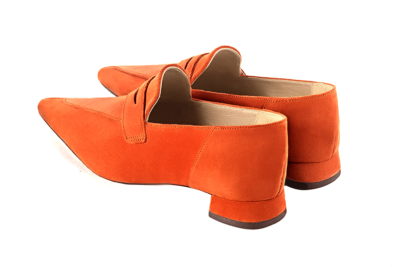 Clementine orange women's essential loafers. Pointed toe. Flat flare heels. Rear view - Florence KOOIJMAN