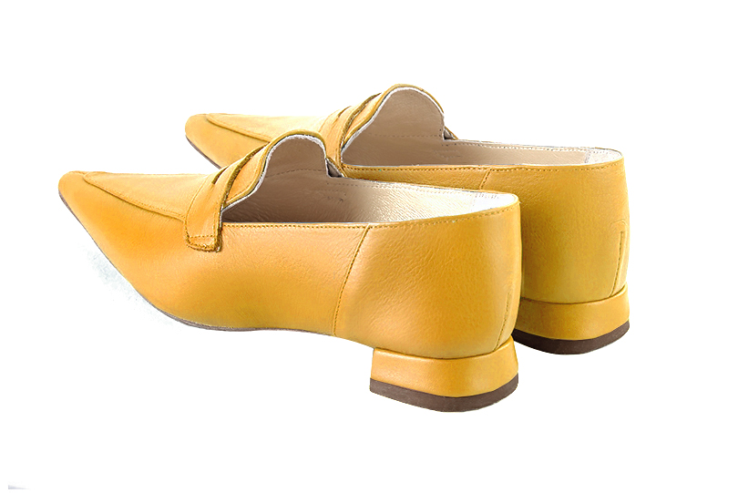 Mustard yellow women's essential loafers. Pointed toe. Flat flare heels. Rear view - Florence KOOIJMAN