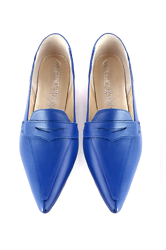 Electric blue women's essential loafers. Pointed toe. Flat flare heels. Top view - Florence KOOIJMAN