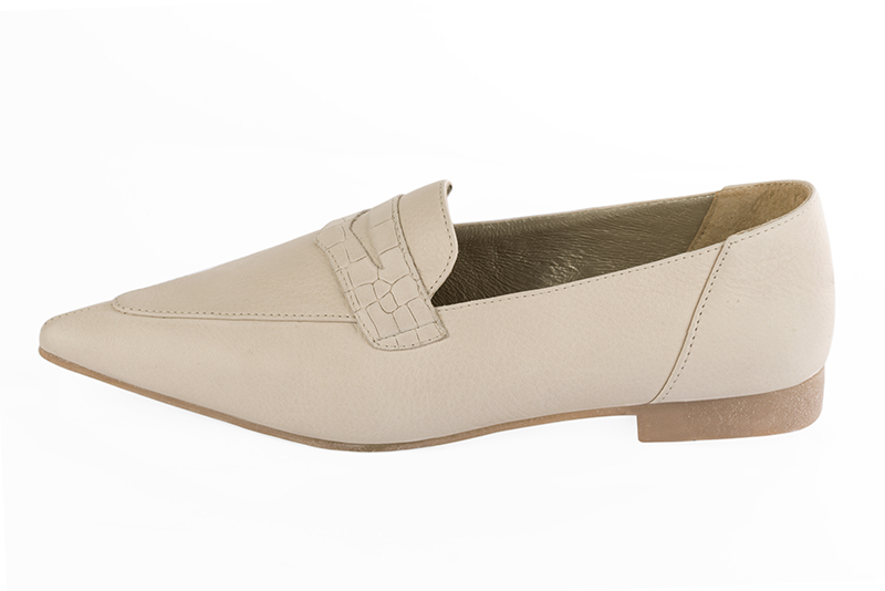 Champagne white women's essential loafers. Pointed toe. Flat rubber soles. Profile view - Florence KOOIJMAN