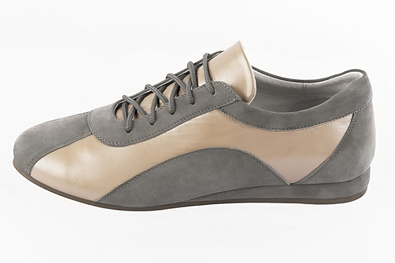 Dove grey and gold women's two-tone elegant sneakers. Round toe. Flat wedge soles. Profile view - Florence KOOIJMAN
