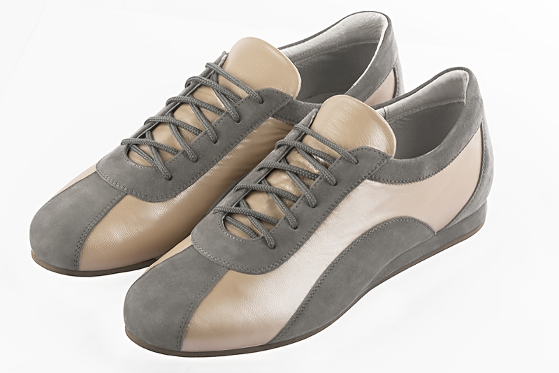 Dove grey and gold women's two-tone elegant sneakers. Round toe. Flat wedge soles. Front view - Florence KOOIJMAN