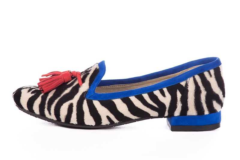 Safari black and electric blue women's loafers with pompons. Round toe. Flat block heels. Profile view - Florence KOOIJMAN