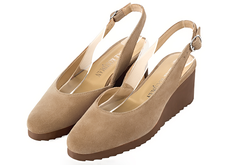 Tan beige women's slingback shoes. Round toe. Low rubber soles. Front view - Florence KOOIJMAN