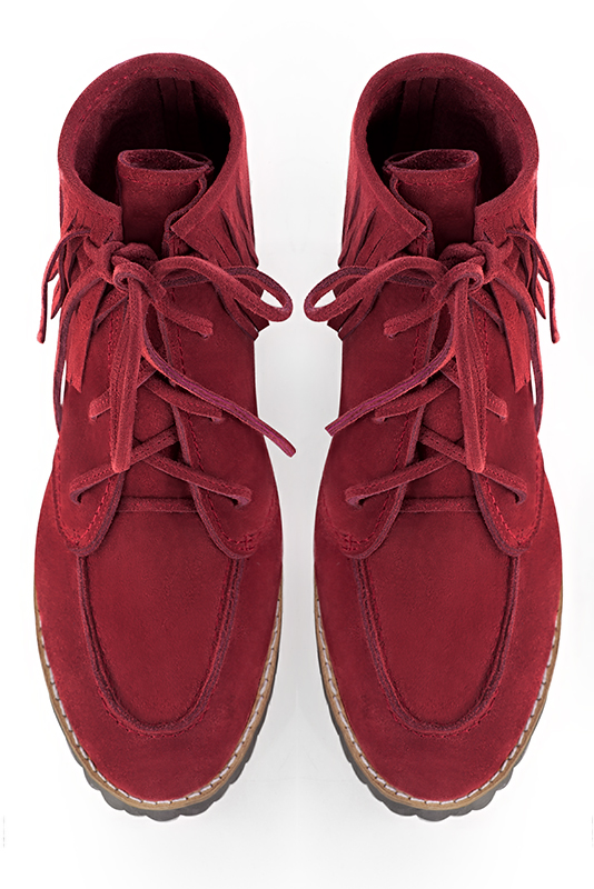 Burgundy red women's ankle boots with laces at the front. Round toe. Flat rubber soles. Top view - Florence KOOIJMAN