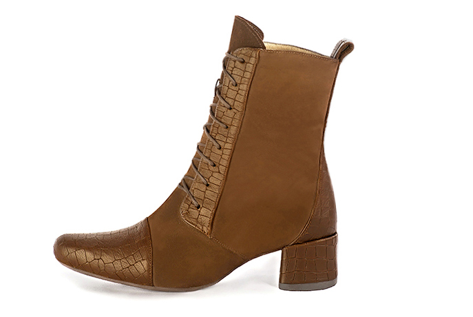 Caramel brown women's ankle boots with laces at the front. Round toe. Low flare heels. Profile view - Florence KOOIJMAN