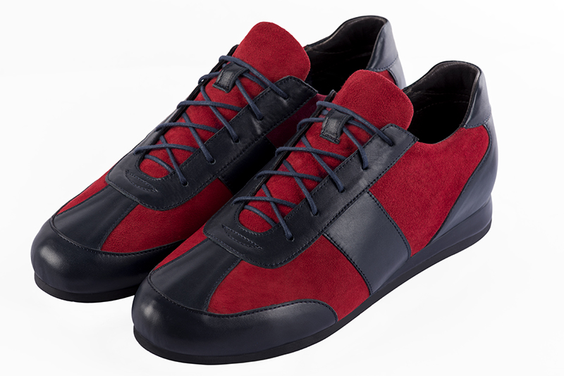 Navy blue and burgundy red two-tone dress sneakers for men. Round toe. Flat wedge soles. Front view - Florence KOOIJMAN