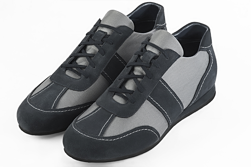 Navy blue and dove grey two-tone dress sneakers for men. Round toe. Flat wedge soles. Front view - Florence KOOIJMAN