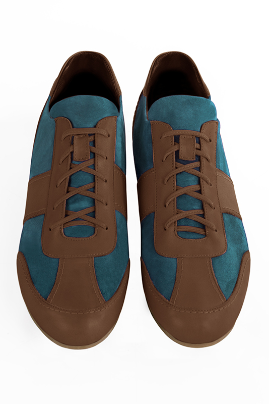 Caramel brown and peacock blue two-tone dress sneakers for men. Round toe. Flat wedge soles. Top view - Florence KOOIJMAN