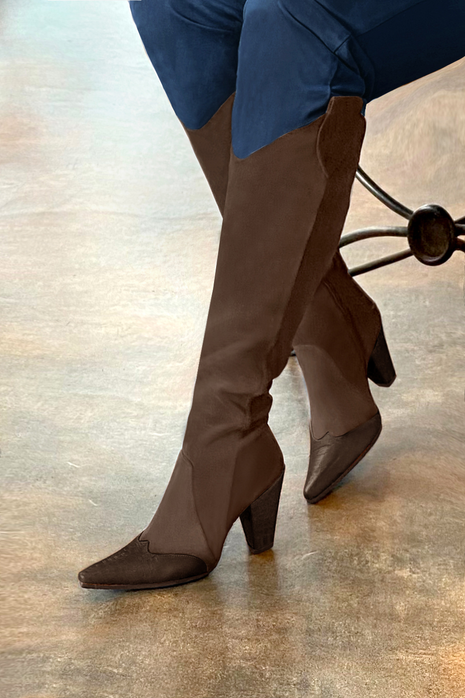 Dark brown women's cowboy boots. Pointed toe. Very high cone heels. Made to measure. Worn view - Florence KOOIJMAN