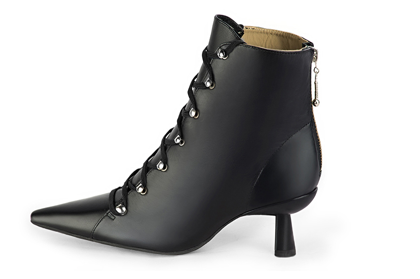 Satin black women's ankle boots with laces at the front. Pointed toe. Medium spool heels. Profile view - Florence KOOIJMAN
