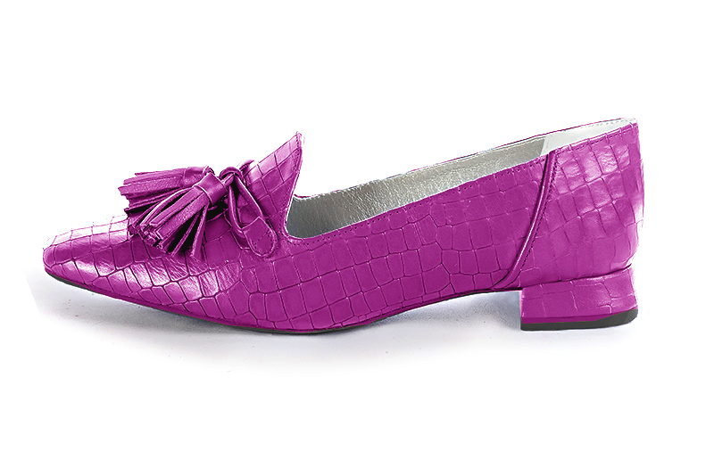 French elegance and refinement for these mauve purple loafers with pompons, 
                available in many subtle leather and colour combinations. You can choose your materials and colours.
This pretty and original moccasin with its little tassels will be very useful.   
                Matching clutches for parties, ceremonies and weddings.   
                You can customize these loafers to perfectly match your tastes or needs, and have a unique model.  
                Choice of leathers, colours, knots and heels. 
                Wide range of materials and shades carefully chosen.  
                Rich collection of flat, low, mid and high heels.  
                Small and large shoe sizes - Florence KOOIJMAN
