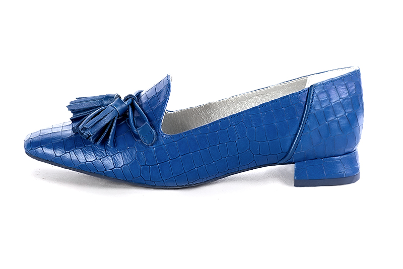Electric blue women's loafers with pompons. Square toe. Flat flare heels. Profile view - Florence KOOIJMAN