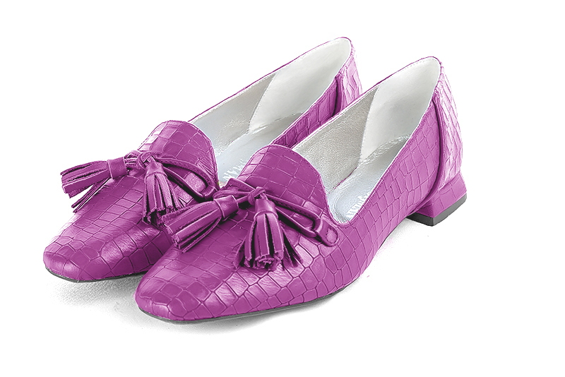 Mauve purple women's loafers with pompons. Square toe. Flat flare heels. Front view - Florence KOOIJMAN