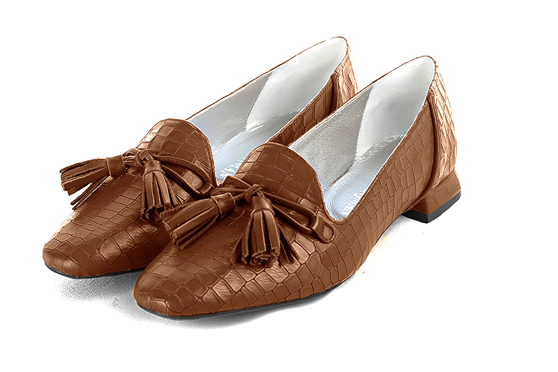 Caramel brown women's loafers with pompons. Square toe. Flat flare heels. Front view - Florence KOOIJMAN