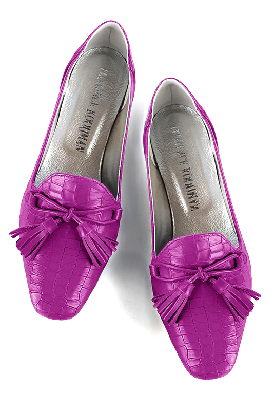 Mauve purple women's loafers with pompons. Square toe. Flat flare heels. Top view - Florence KOOIJMAN