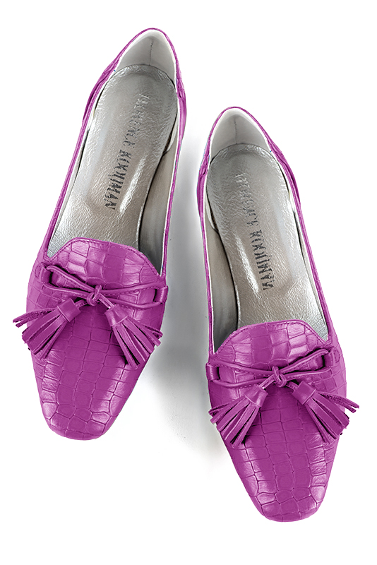 Mauve purple women's loafers with pompons. Square toe. Flat flare heels. Top view - Florence KOOIJMAN