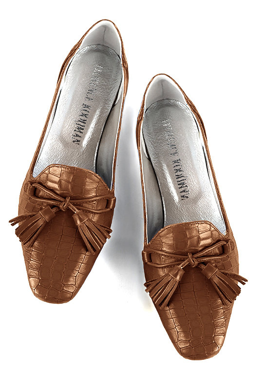 Caramel brown women's loafers with pompons. Square toe. Flat flare heels. Top view - Florence KOOIJMAN