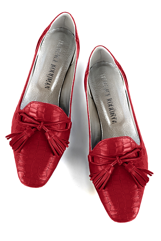 Cardinal red women's loafers with pompons. Square toe. Flat flare heels. Top view - Florence KOOIJMAN