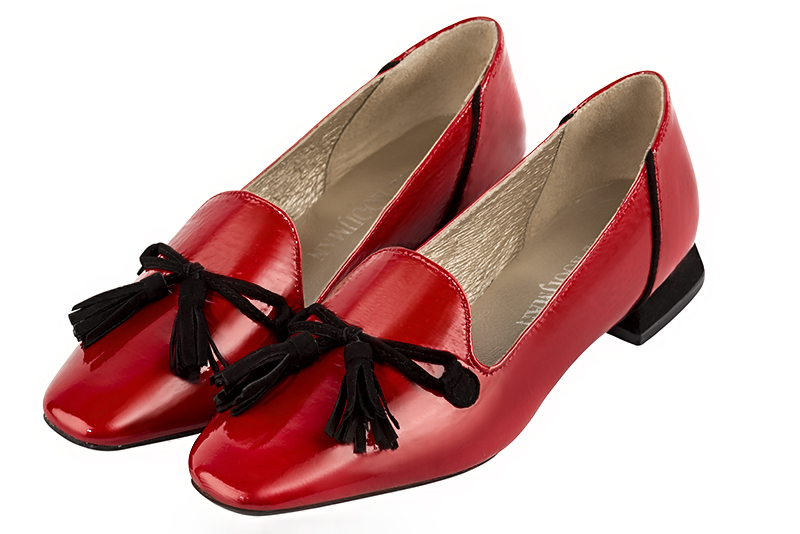 Scarlet red and matt black women's loafers with pompons. Square toe. Flat flare heels. Front view - Florence KOOIJMAN