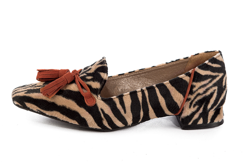 Safari black and terracotta orange women's loafers with pompons. Square toe. Flat flare heels. Profile view - Florence KOOIJMAN