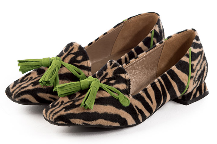 Safari black and grass green women's loafers with pompons. Square toe. Flat flare heels. Front view - Florence KOOIJMAN