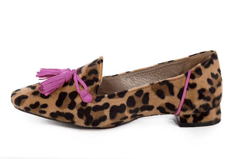 Safari black and shocking pink women's loafers with pompons. Square toe. Flat flare heels. Profile view - Florence KOOIJMAN